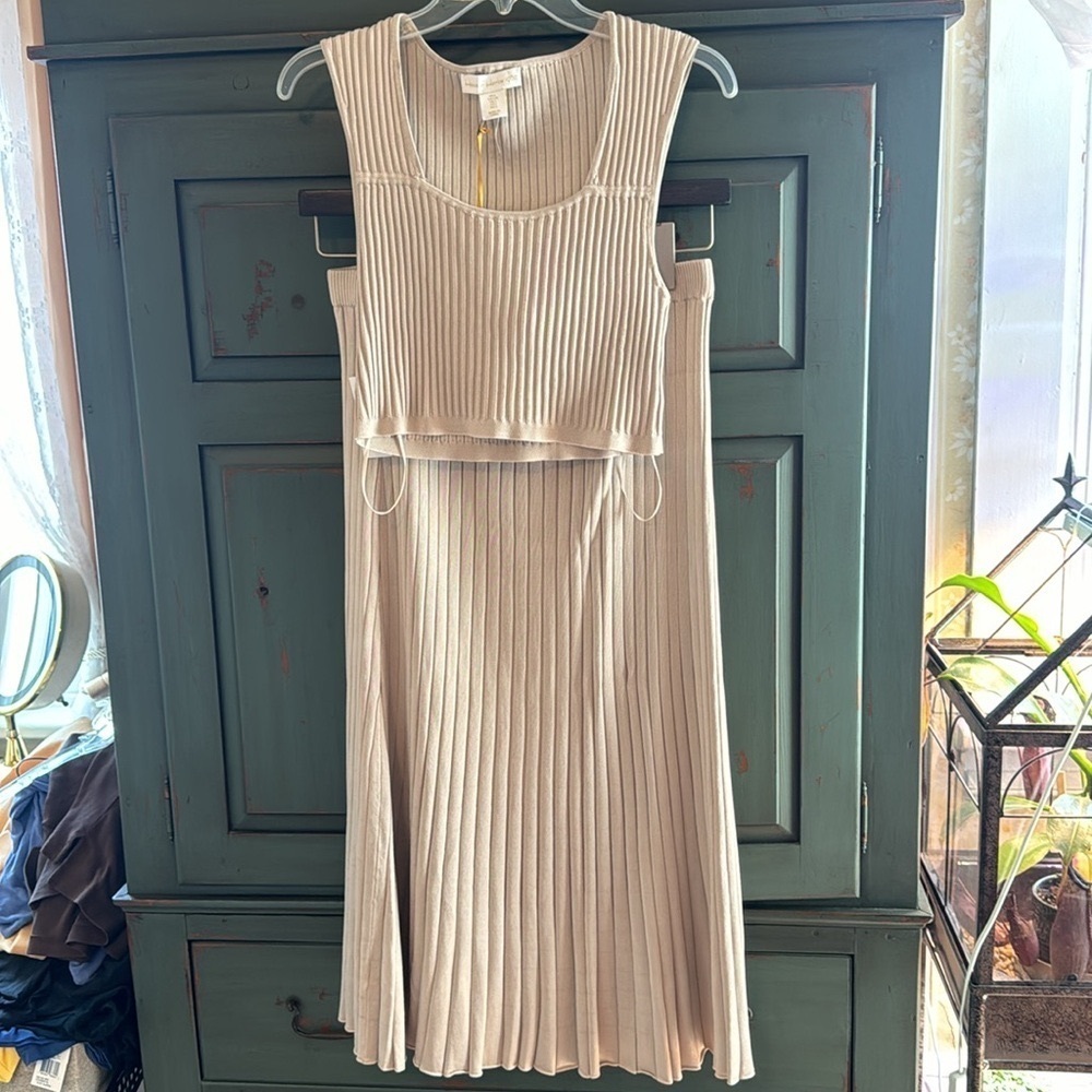 🤩 House of Harlow 2 piece top and skirt set Size L NWT 🤩
